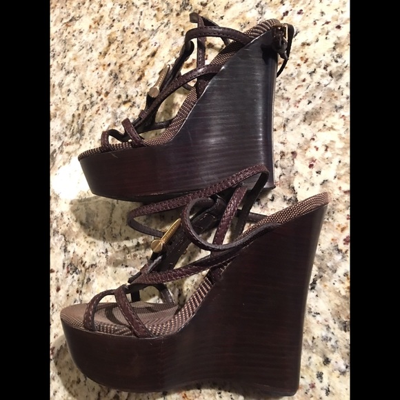 Burberry Leather Ankle Strap Wedge heel - Picture 3 of 4